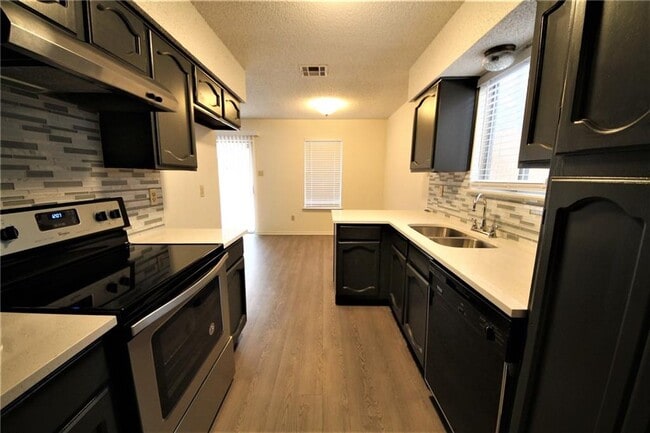 3206 Spaniel Dr