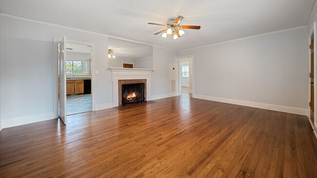 Photo - 407 E Lavender Ave