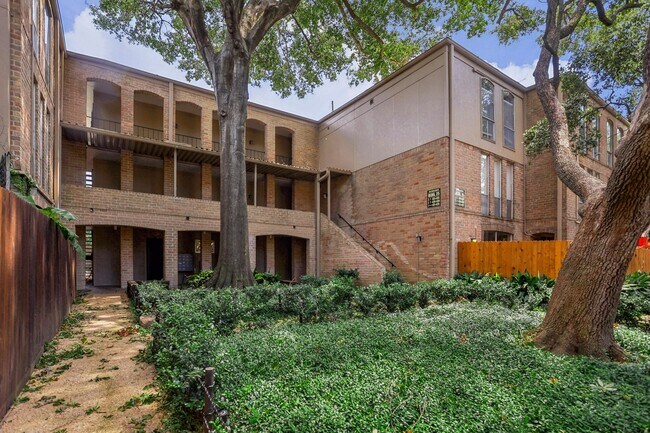 4641 Wild Indigo St Unit 427