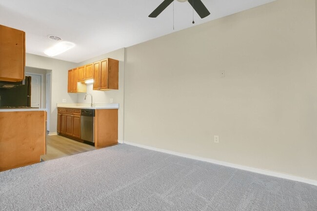 Photo - 1ST MONTH RENT FREE 2 Bed 1 Bath 2nd Floor Unit With Balcony In Desirable Area Winter Park Sectio... Unit # D211