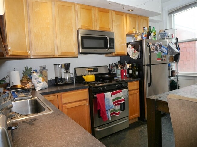 Photo - 237 W 3rd St Unit 2