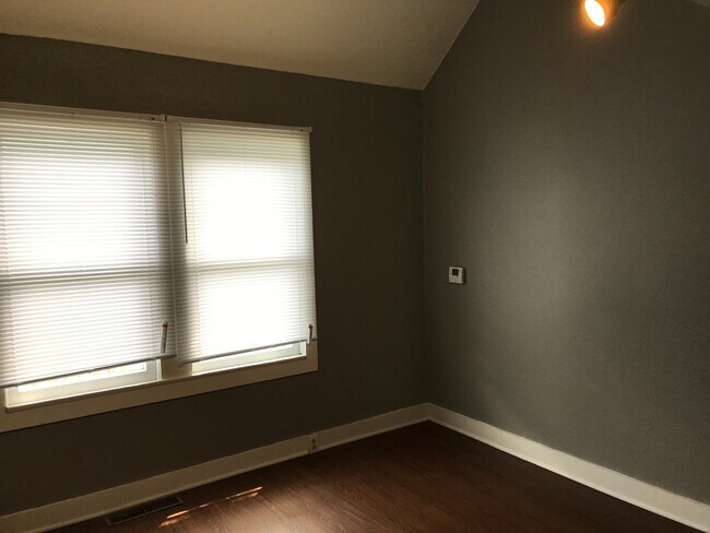 Photo - Ewing 910-12 Unit 910 Ewing