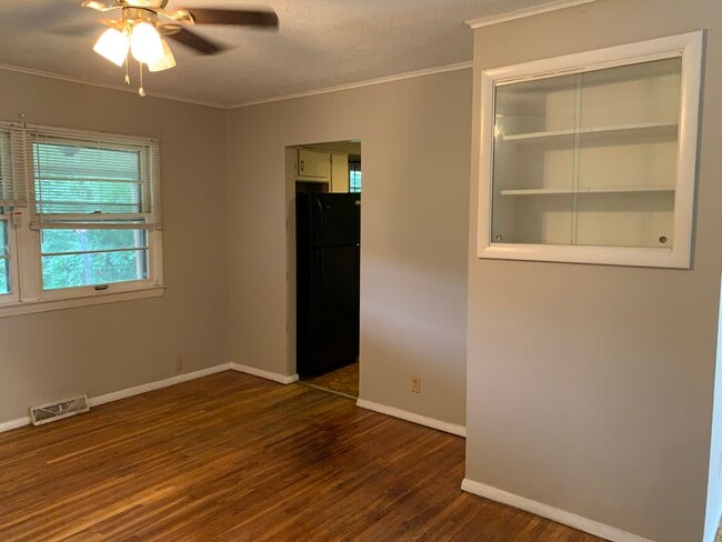 Photo - 1130 Oakwood Dr