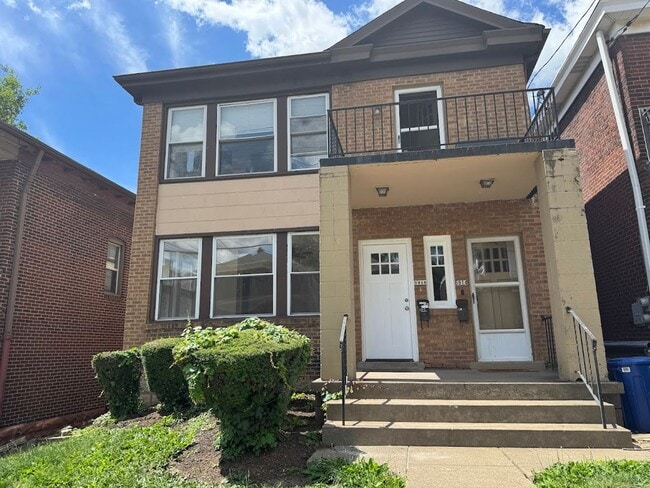 Building Photo - Great 1st Floor Duplex in Squirrel Hill! Available NOW!