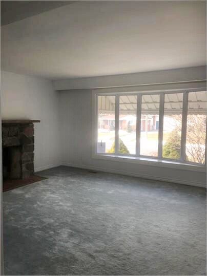 Photo - 598 Hayden Crescent