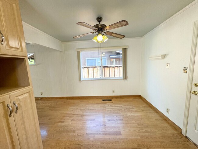 232 Coleen St
