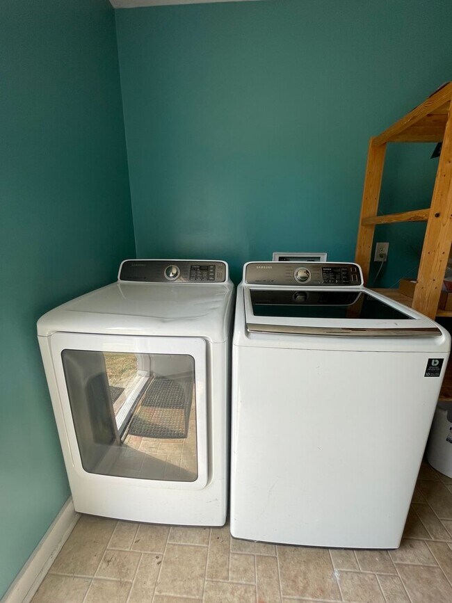 Photo - 3 Bedroom / 2 Bath Home Near Campus!