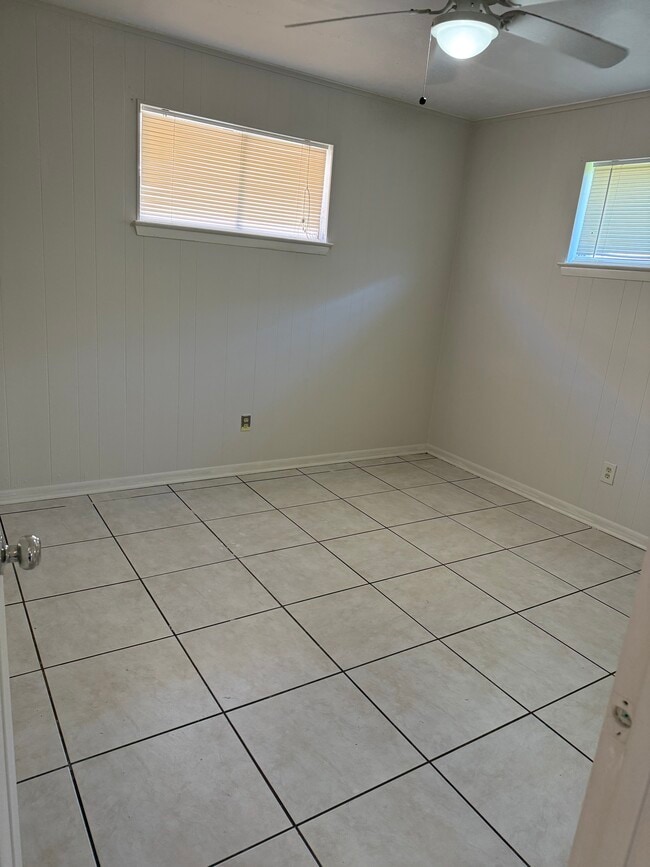 Photo - 4415 Herrmann St