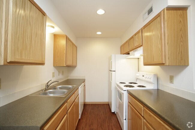1BR, 1BA - 590 SF