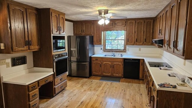 Photo - 2858 Livsey Dr