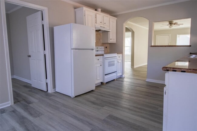 Photo - 218 E Hunnicutt St