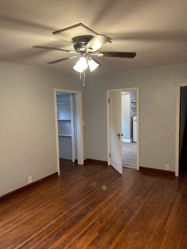 417 W Hoosac St