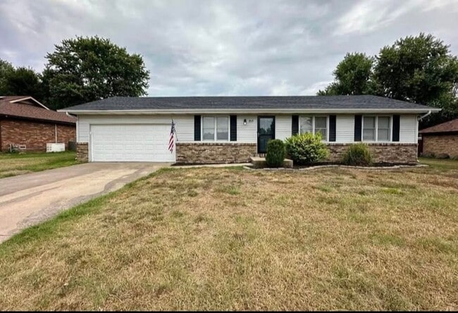 Building Photo - Desired neighborhood!