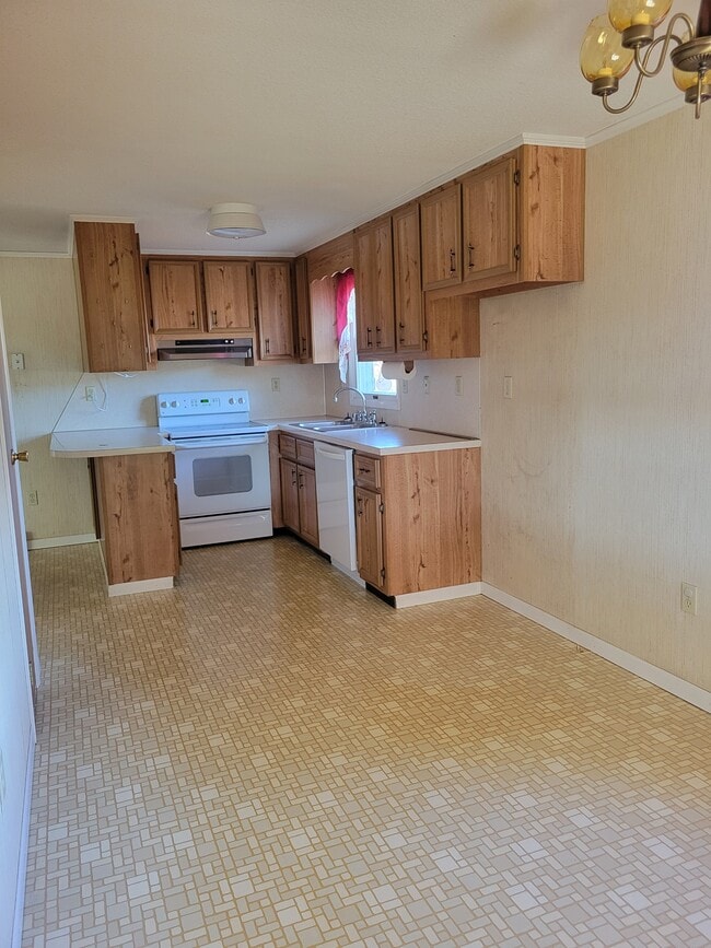 Building Photo - 1263 Newburg Rd