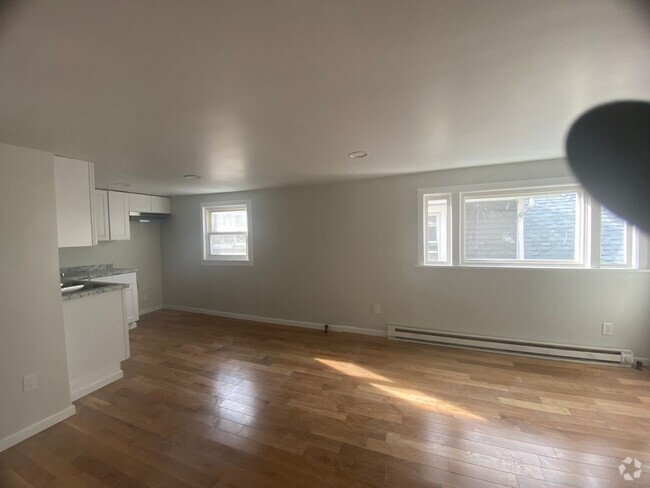 Building Photo - 249-251 Rutter Ave Unit 249 3FL Rental