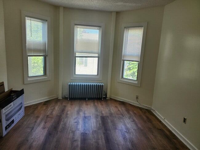 Building Photo - 60 Lucerne St Unit 2