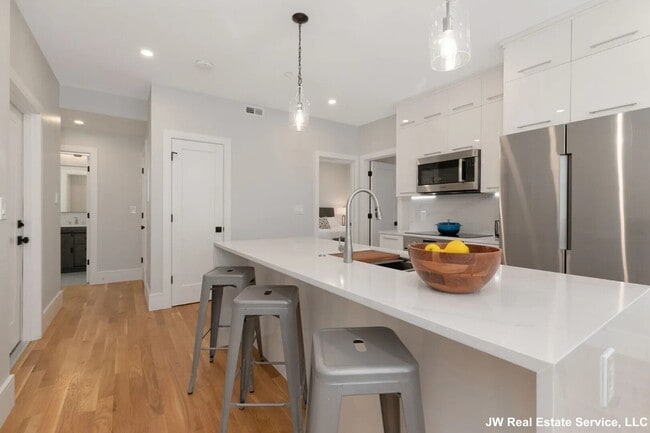 Photo - 23 Berkshire St Unit 2