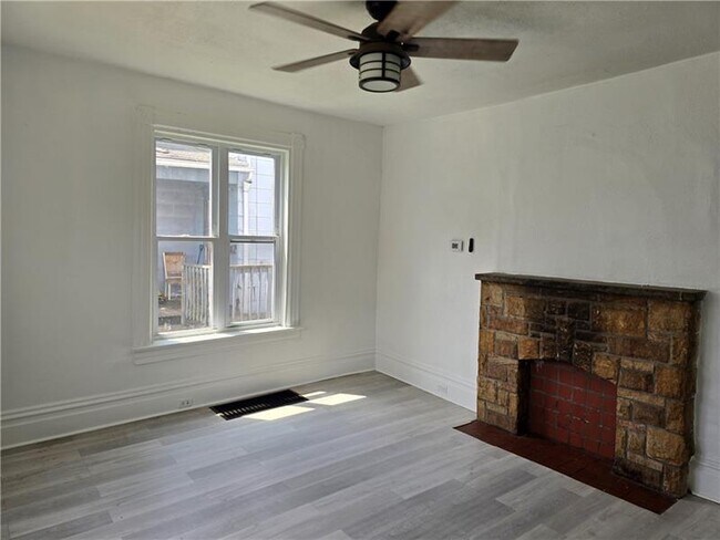 Photo - 408 W New Castle St