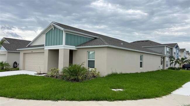 Photo - 1584 Ellesmere Ave