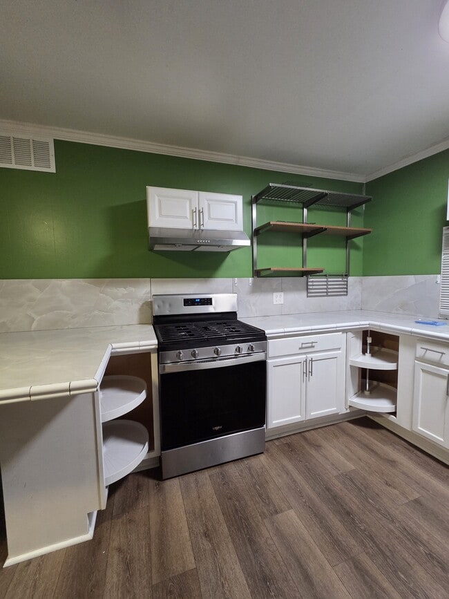 Photo - 2836 Mersington Ave