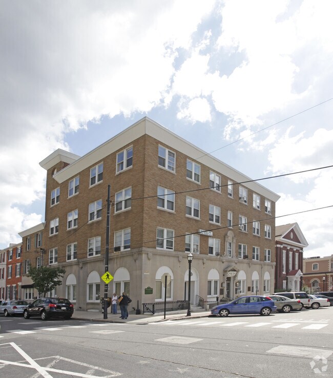Country Court Apartments - Country Court Apartments