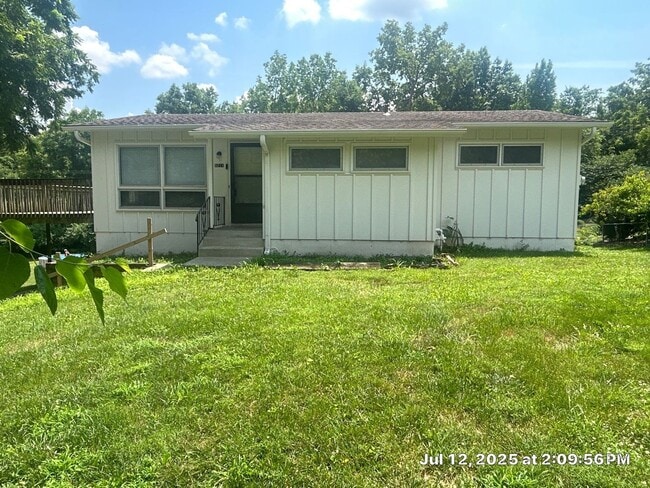 NO SECURITY DEPOSIT for OCTOBER Move-In! B... - NO SECURITY DEPOSIT for OCTOBER Move-In! B...