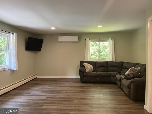 Photo - 1663 Sawmill Rd