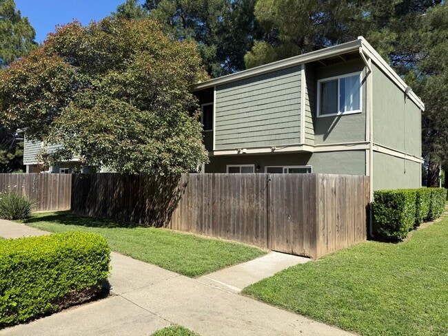 Photo - 724 Northfield Dr