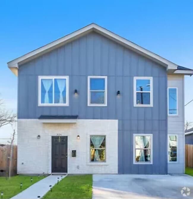 Building Photo - 1527 Lamar St Rental