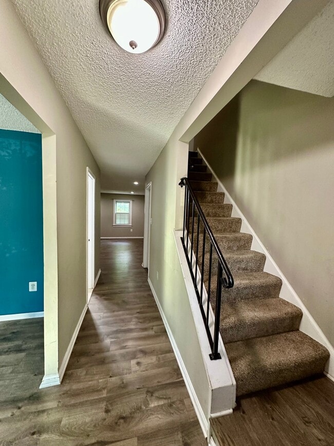 Photo - 3070 Tecumseh Ct
