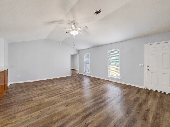 Photo - "Charming 3-Bedroom Oasis with 2 Baths in the Heart of Fort Walton Beach!"