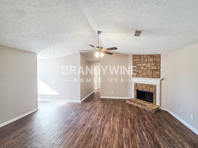 Photo - 630 Morrow Rd