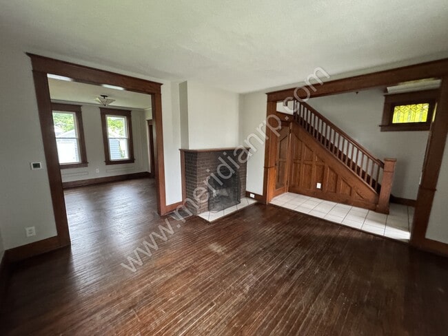 Photo - 321 Kinsmoor Ave
