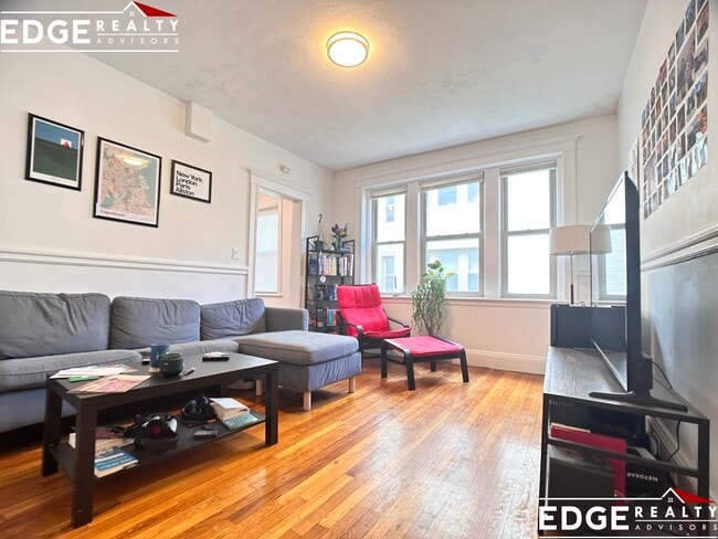 Photo - 264 Kelton St Unit 2