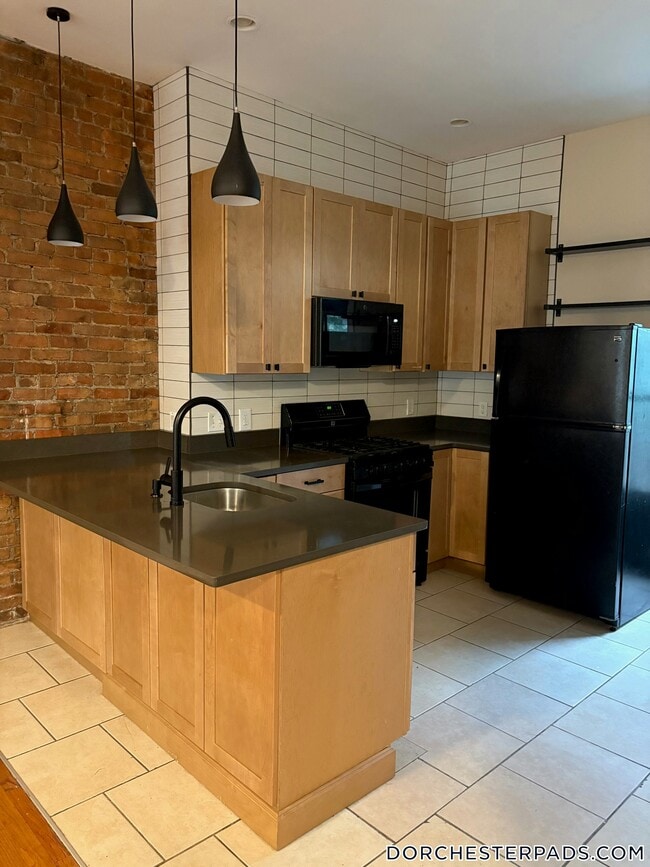 Building Photo - 57 Coleman St Rental