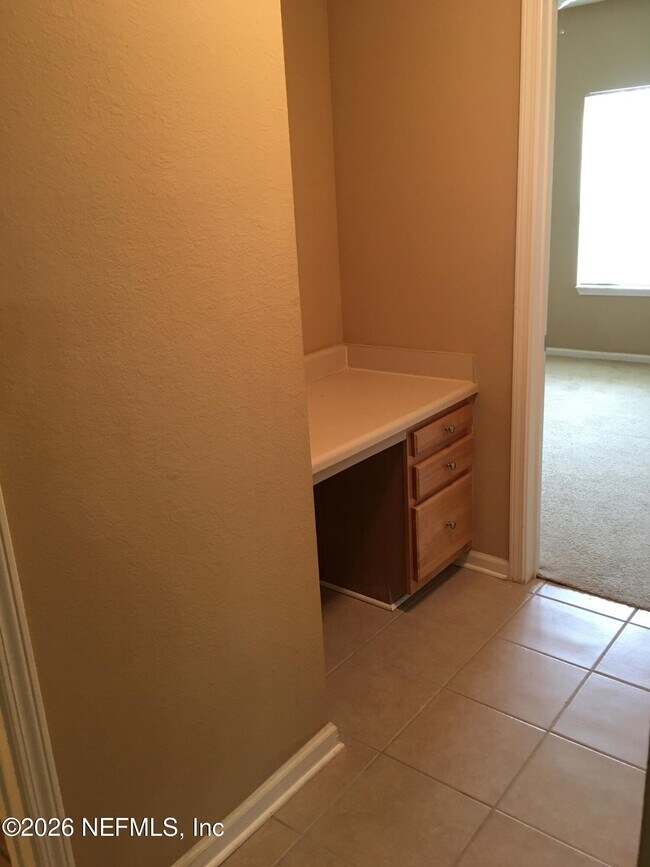 Photo - 10075 Gate Pkwy Unidad 1902