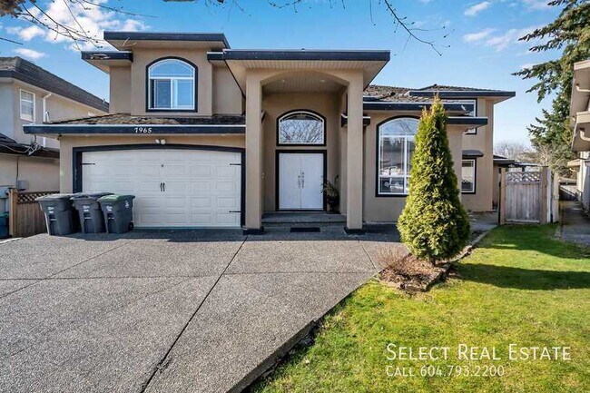 Building Photo - 7965-155A 155a St Unit B