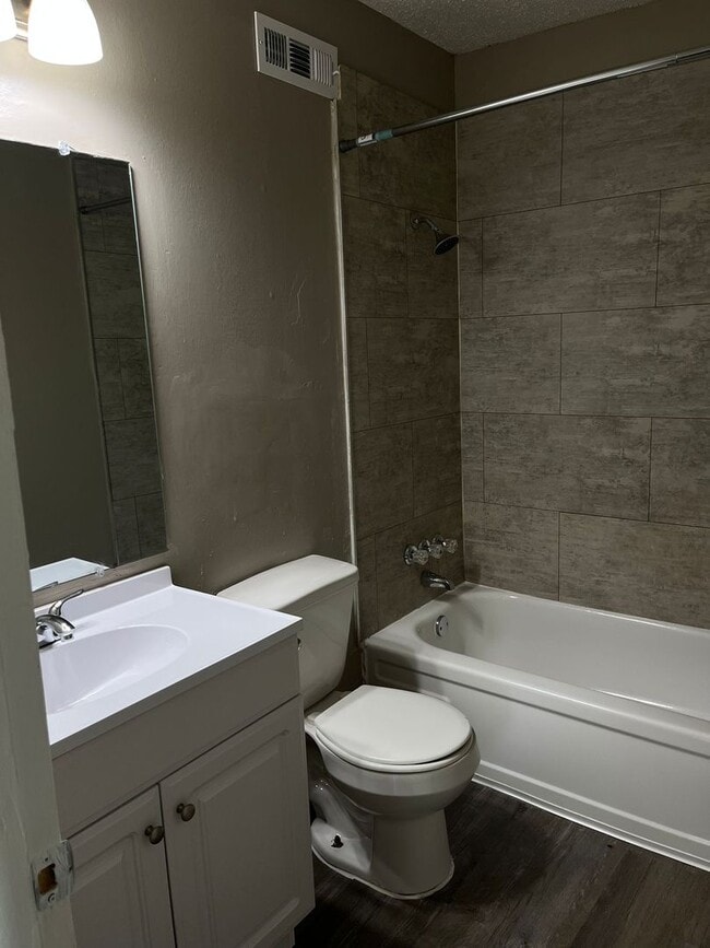 5623 S Peoria Ave Unit 5623C-P