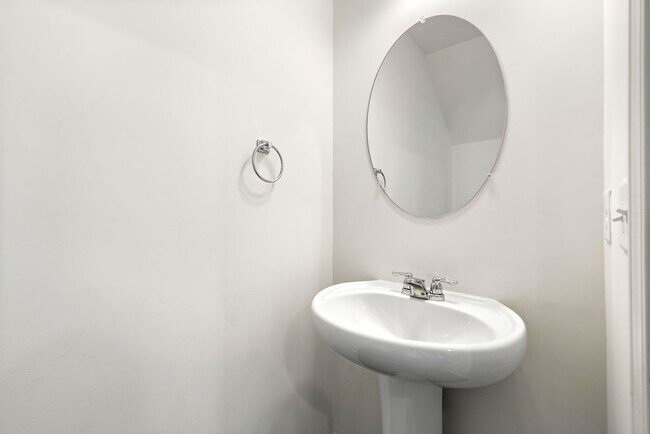 Photo - 3188 Delancy St