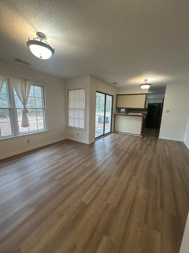 Photo - 1948 Heather Loop Rd