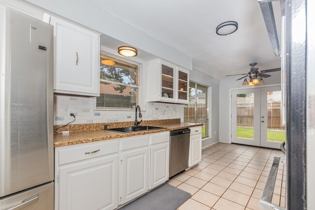 Photo - 3324 Wentworth St