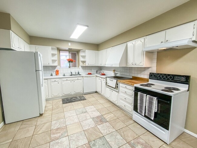 Photo - Town's Edge Apartments