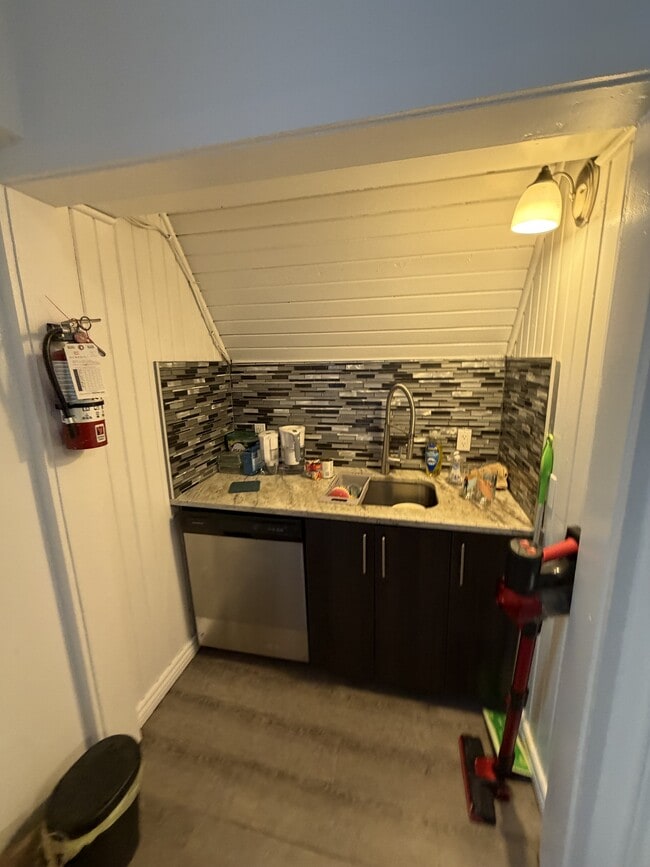 Building Photo - 119 Daly Ave Unit 12