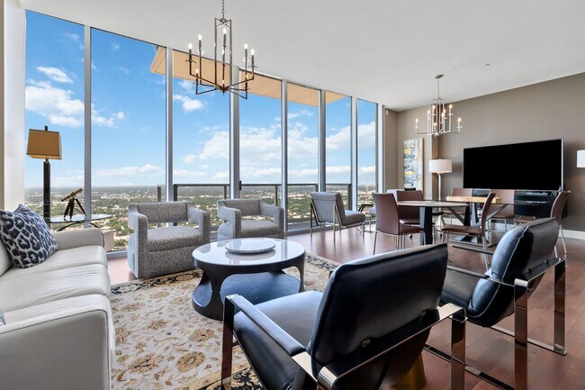 Photo - 610 E Market St