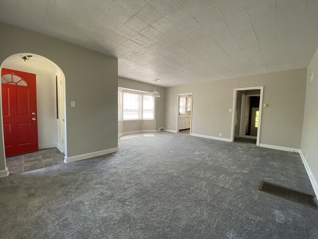 Photo - 1853 S 50th St