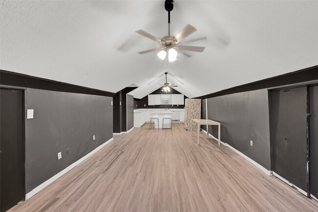 Building Photo - 310 N Rock Island St Unit 4 Rental