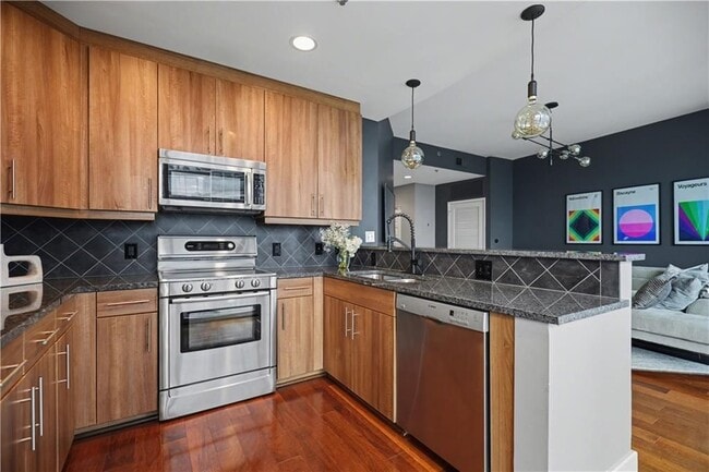 Photo - 1080 Peachtree St NE