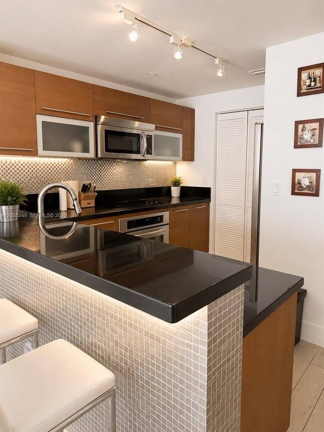 Photo - 253 NE 2nd St Unidad 3004