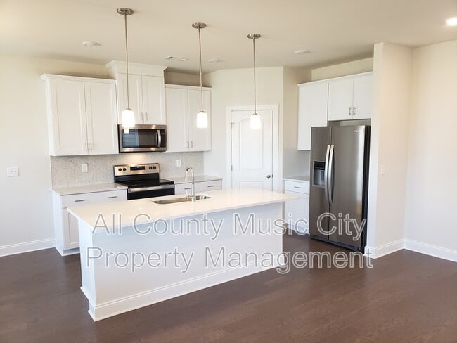 Photo - 1608 Espy Aly