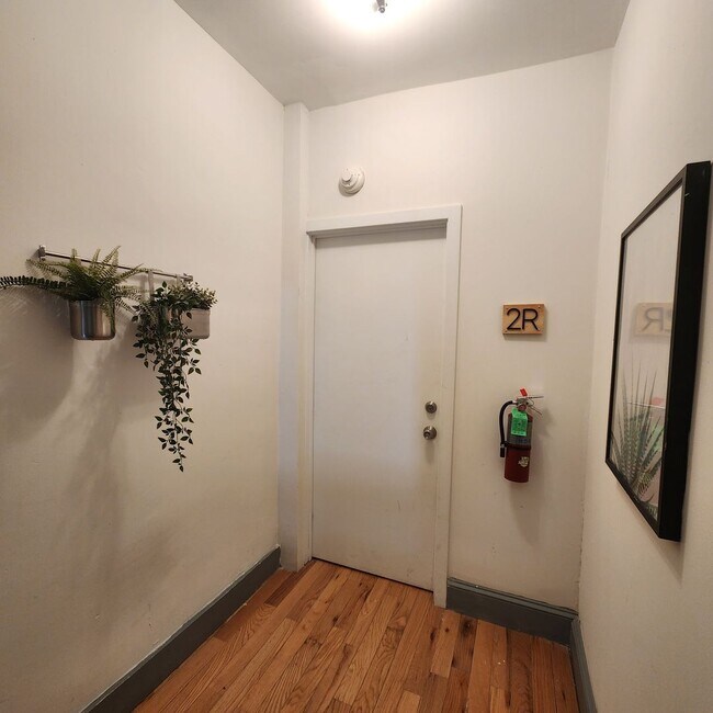 Photo - Fully renovated 2bedroom in brewerytown Unidad 2R